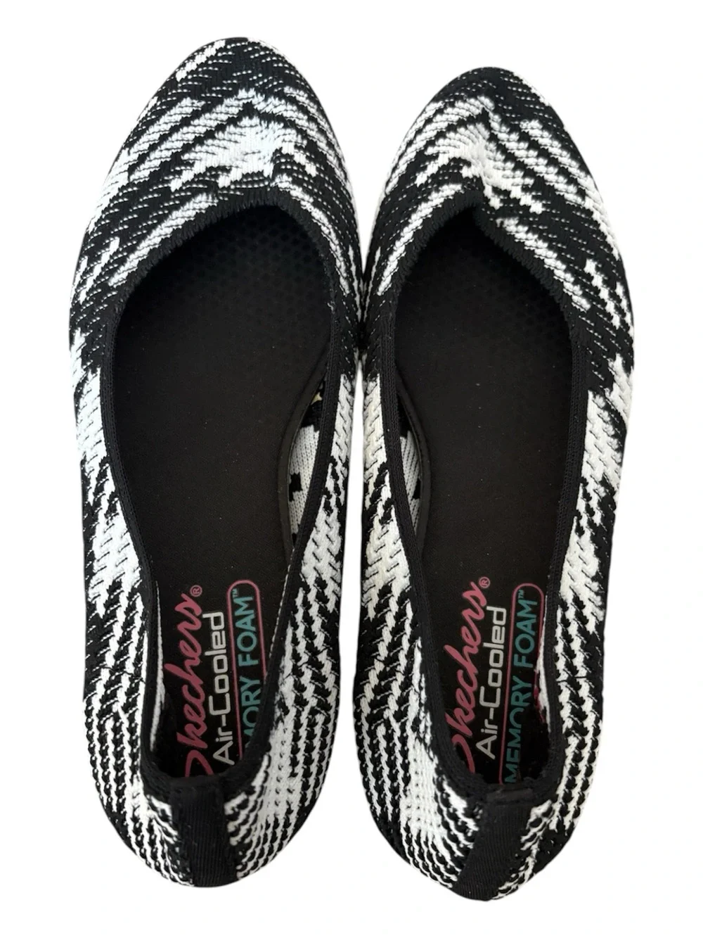 Skechers new without